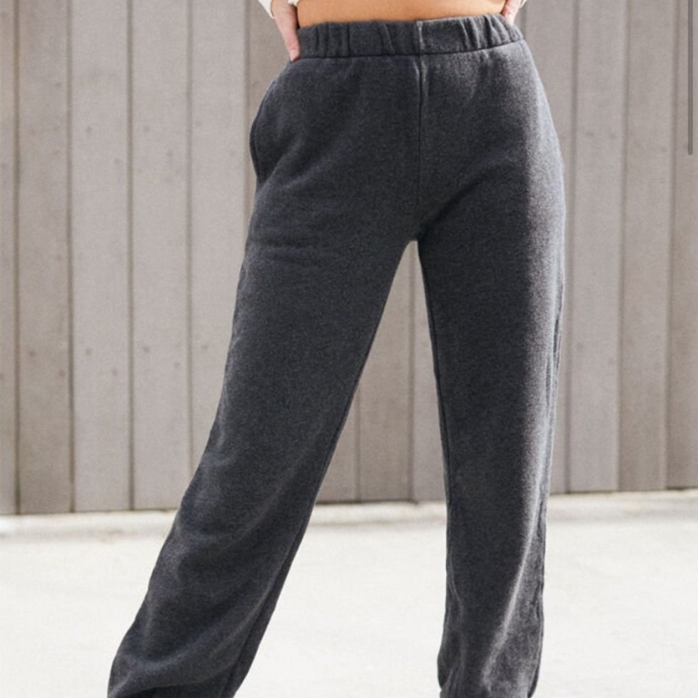 Brandy Melville Rosa Sweatpants